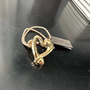 UNOde50 gold heart ring size 7.5 nwt